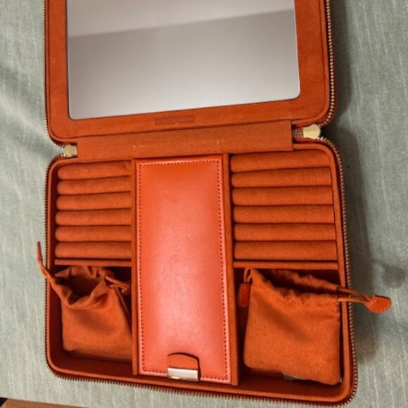 Wolf - Maria Large Zip - Picture 2 of 9